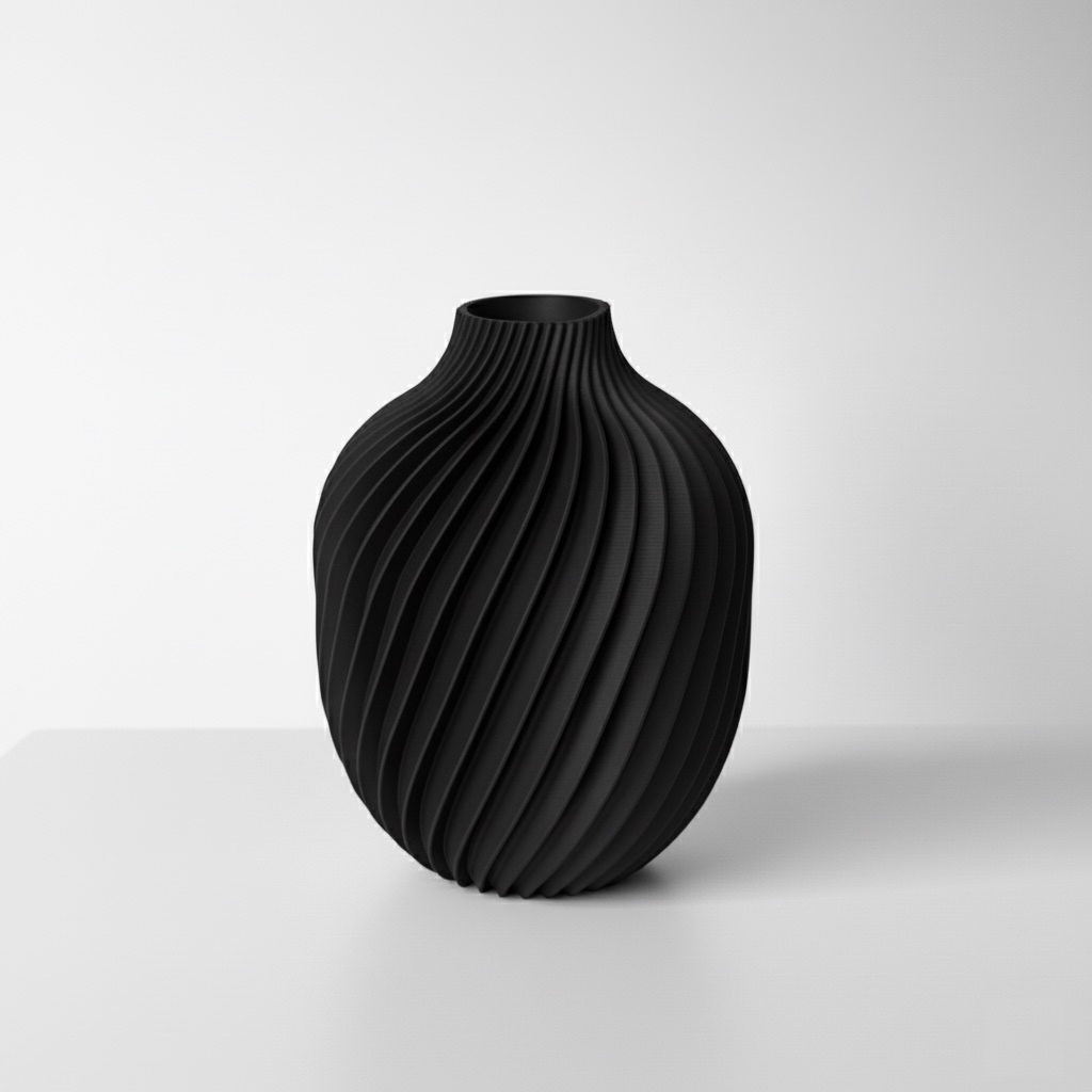 The Kivan Vase - Black.webp